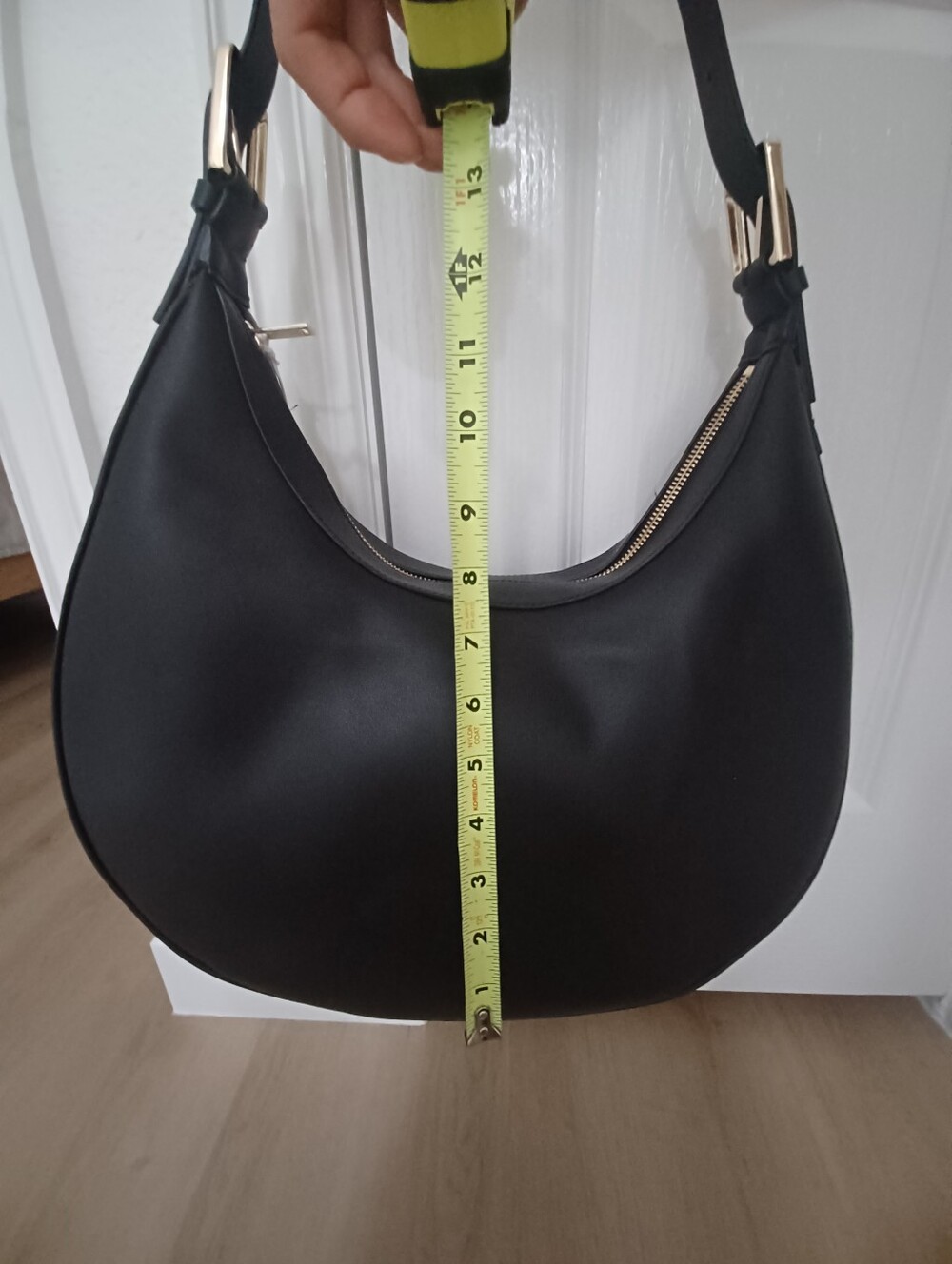 NEW! With Tag. COS Black Crescent Hobo with Gold-Tone Accents RETAIL $250 - Picture 9 of 11